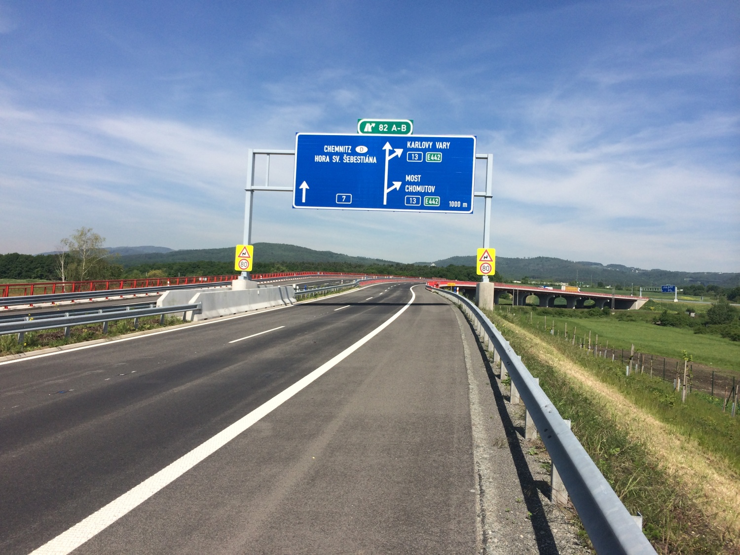 Silniční a mostní záchytné systémy - Hradil CZ s.r.o.